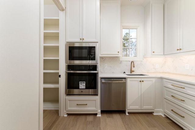 25 Miramont Circle, Little Rock, AR 72223