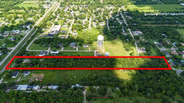 1102 N Battlebell Road, Highlands, TX 77562