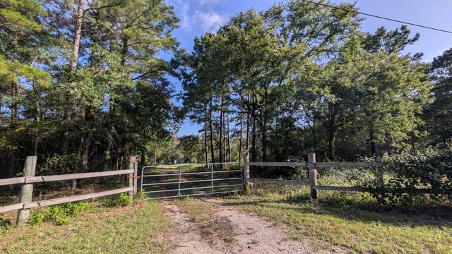 3948 Dogwood Trail, Navasota, TX 77868