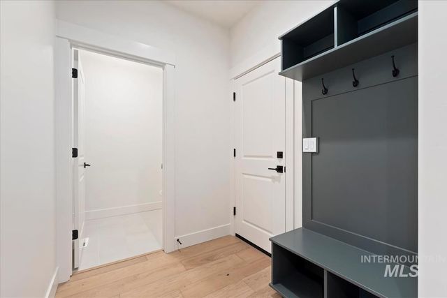 6531 S Evie Way, Eagle, ID 83629