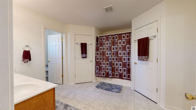 300 Rocky Point Lane, Gilbertsville, KY 42044