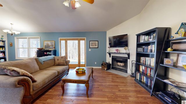 300 Rocky Point Lane, Gilbertsville, KY 42044