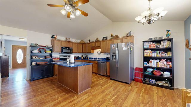 300 Rocky Point Lane, Gilbertsville, KY 42044