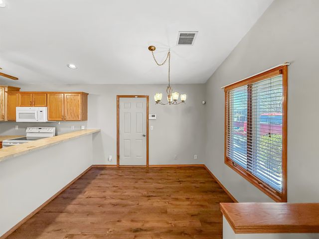 424 S Leonine Rd, Wichita, KS 67213