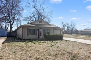 424 S Leonine Rd, Wichita, KS 67213