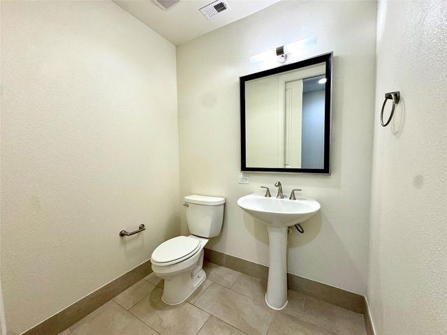 2303 Mid Ln Lane 108, Houston, TX 77027