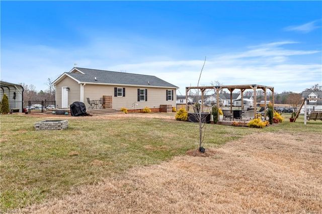 1579 Kaitlyn Drive, Boonville, NC 27011