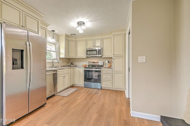 200 Stevenwood Drive, Bristol, TN 37620