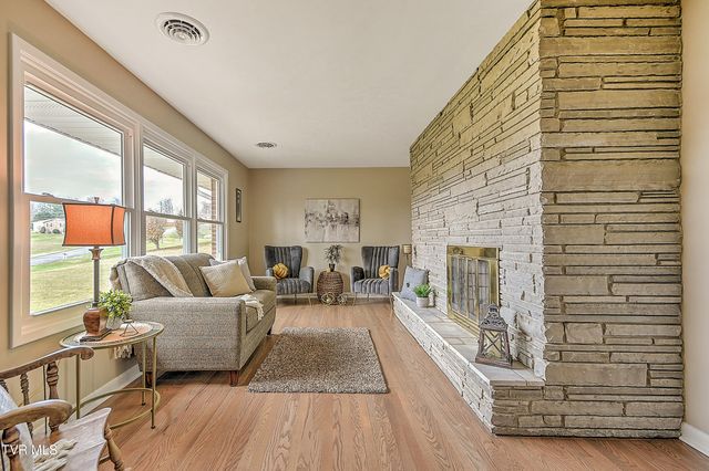 200 Stevenwood Drive, Bristol, TN 37620