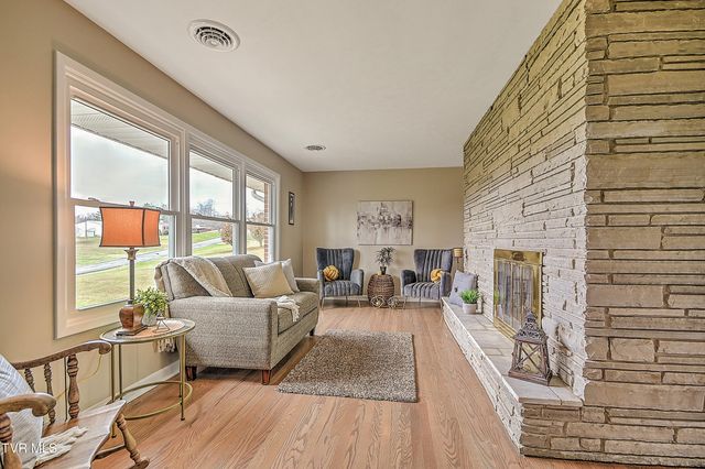 200 Stevenwood Drive, Bristol, TN 37620