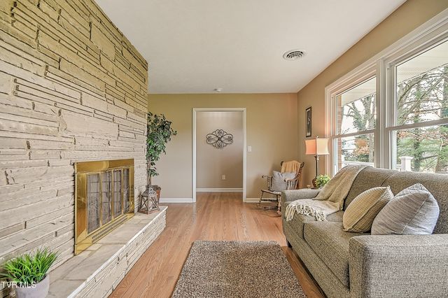 200 Stevenwood Drive, Bristol, TN 37620