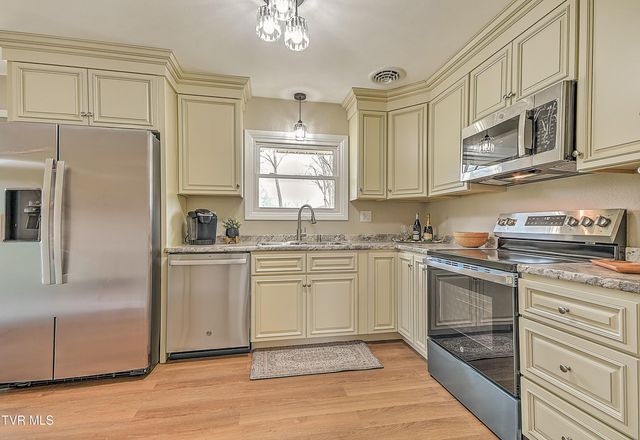 200 Stevenwood Drive, Bristol, TN 37620