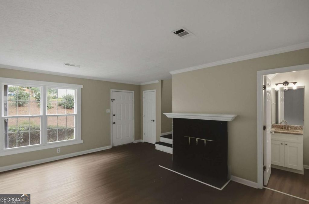 218 Mill Creek Place, Roswell, GA 30076