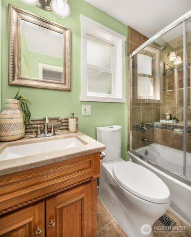 2501 21st Street SW, Puyallup, WA 98373