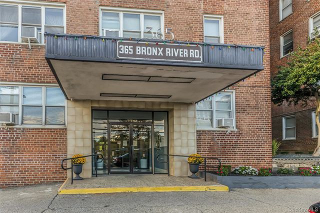 365 Bronx River Road 6C, Yonkers, NY 10704