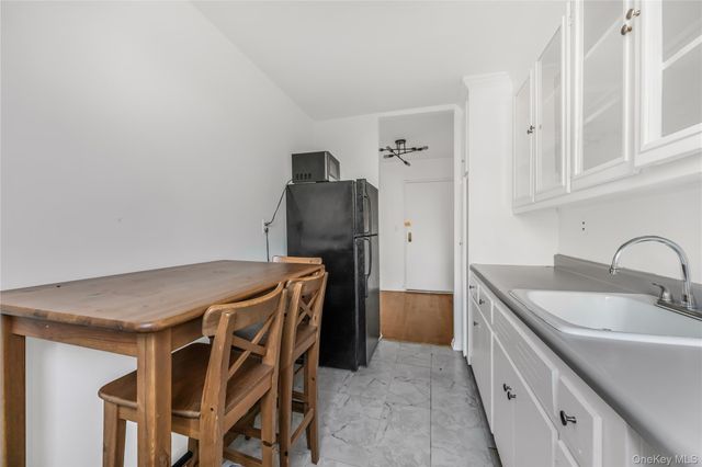 365 Bronx River Road 6C, Yonkers, NY 10704