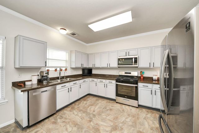 7242 Foxcrest Lane, Humble, TX 77338