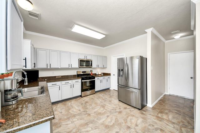 7242 Foxcrest Lane, Humble, TX 77338