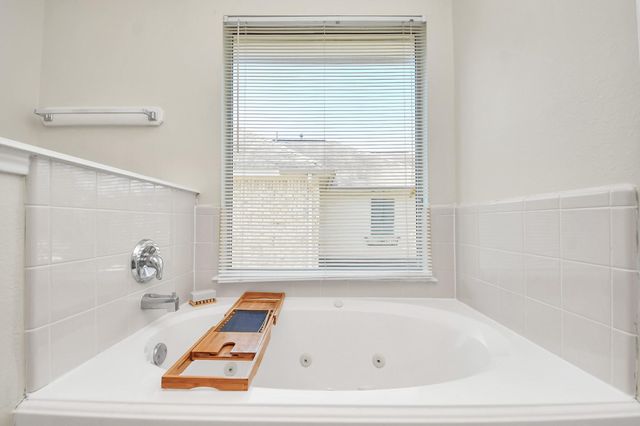 7242 Foxcrest Lane, Humble, TX 77338