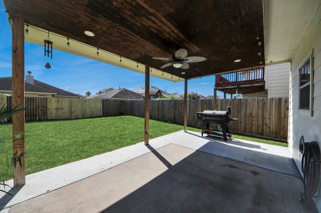 7242 Foxcrest Lane, Humble, TX 77338