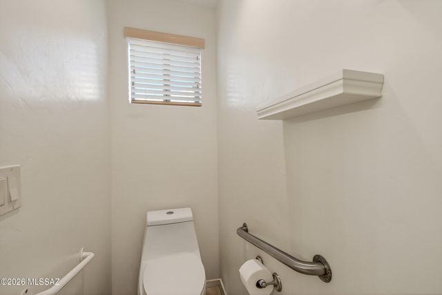 564 N Feke Court, Green Valley, AZ 85614