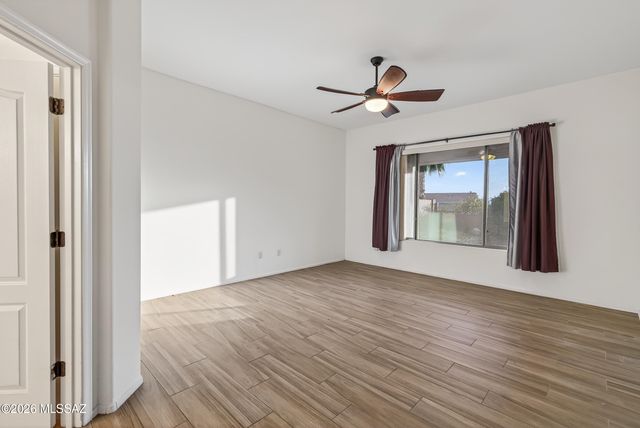 564 N Feke Court, Green Valley, AZ 85614