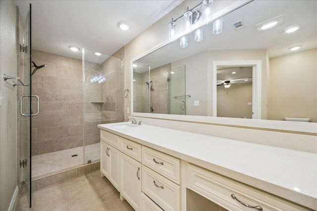7127 Walkway Street, Houston, TX 77036