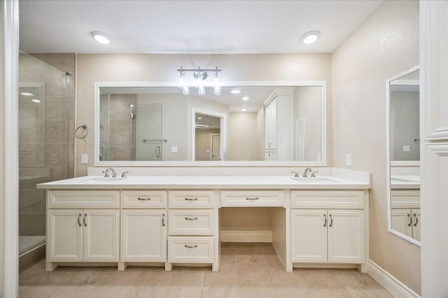 7127 Walkway Street, Houston, TX 77036