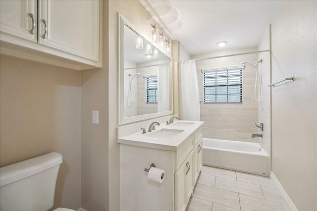 7127 Walkway Street, Houston, TX 77036