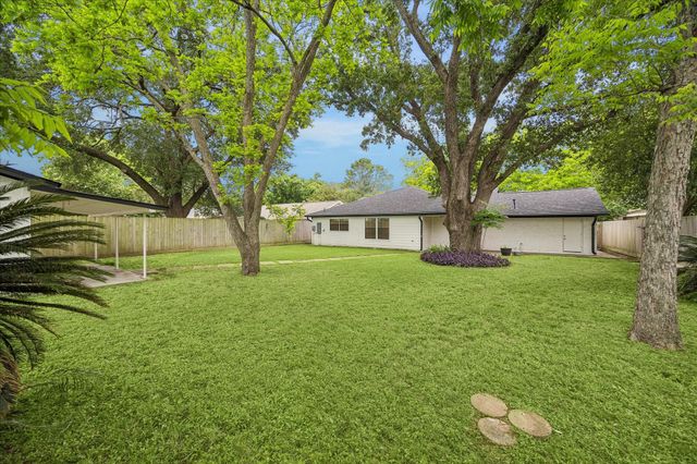 7127 Walkway Street, Houston, TX 77036