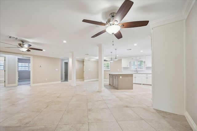 7127 Walkway Street, Houston, TX 77036
