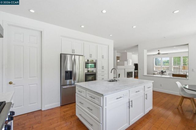 2151 Sky View Ct, Moraga, CA 94556