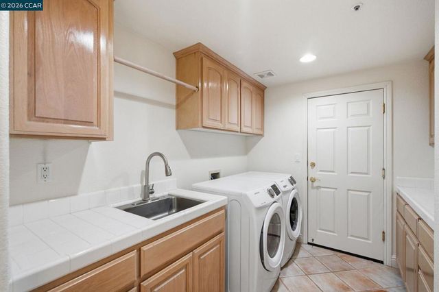 2151 Sky View Ct, Moraga, CA 94556