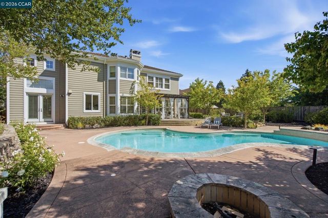 2151 Sky View Ct, Moraga, CA 94556