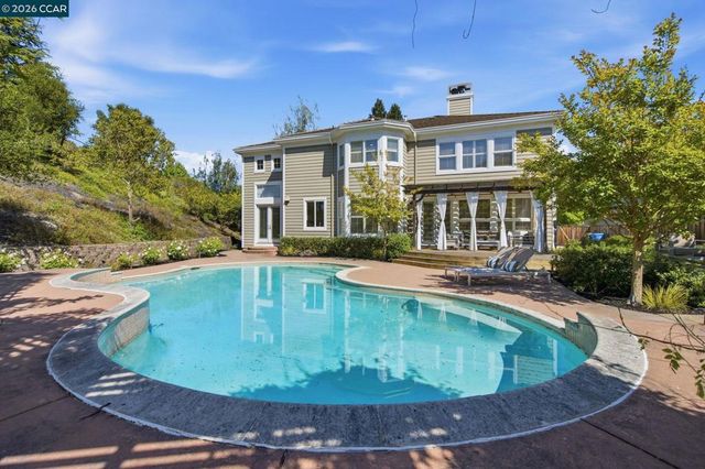 2151 Sky View Ct, Moraga, CA 94556