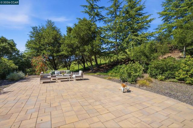 2151 Sky View Ct, Moraga, CA 94556