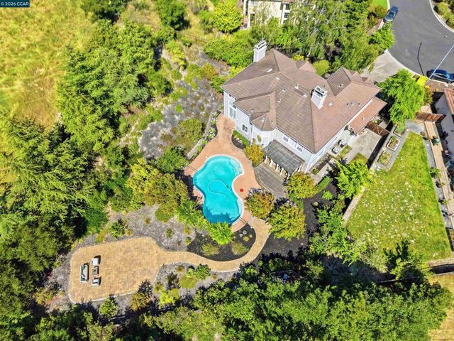 2151 Sky View Ct, Moraga, CA 94556