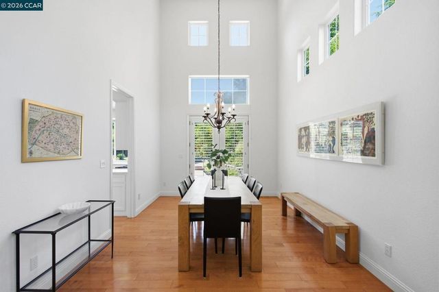 2151 Sky View Ct, Moraga, CA 94556