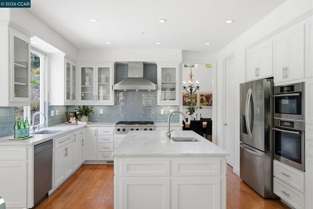 2151 Sky View Ct, Moraga, CA 94556