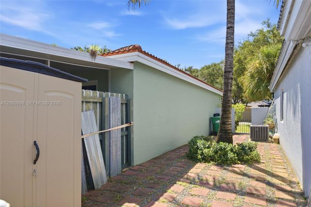 9011 NW 193rd Terrace, Hialeah, FL 33018