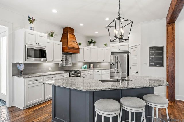 19905 Stone Hill Dr, Denham Springs, LA 70726