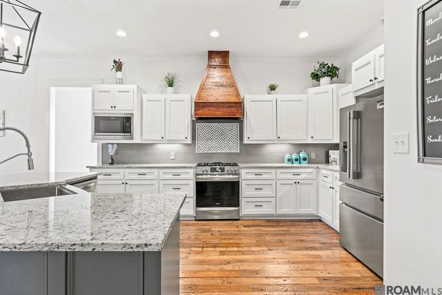 19905 Stone Hill Dr, Denham Springs, LA 70726