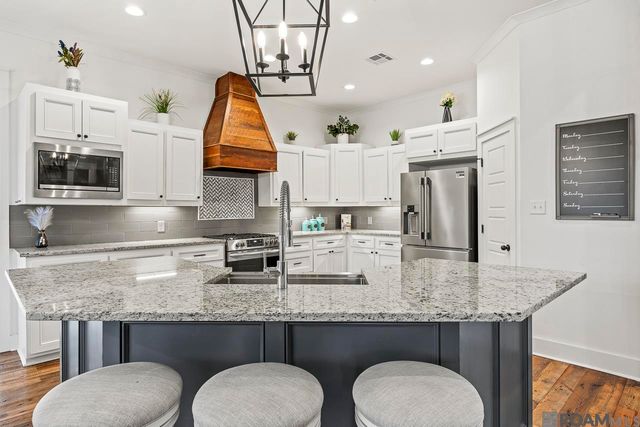 19905 Stone Hill Dr, Denham Springs, LA 70726