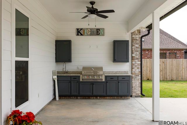 19905 Stone Hill Dr, Denham Springs, LA 70726