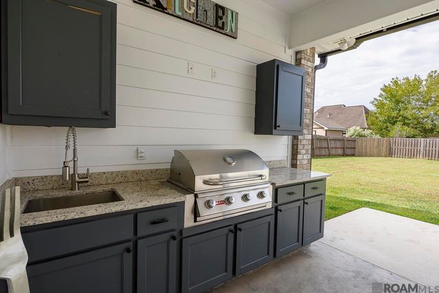 19905 Stone Hill Dr, Denham Springs, LA 70726