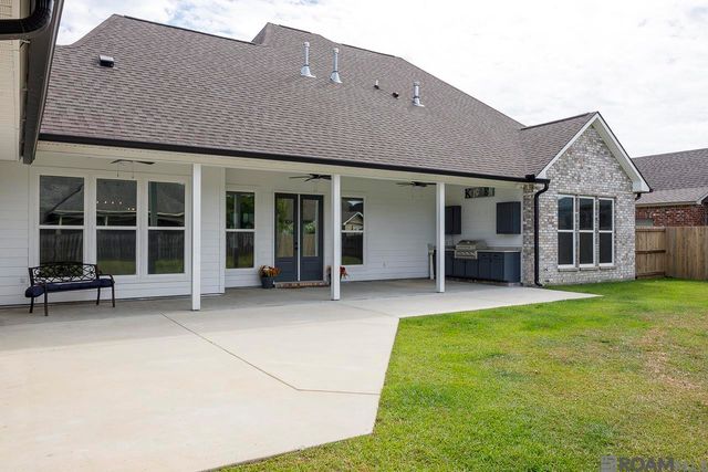 19905 Stone Hill Dr, Denham Springs, LA 70726