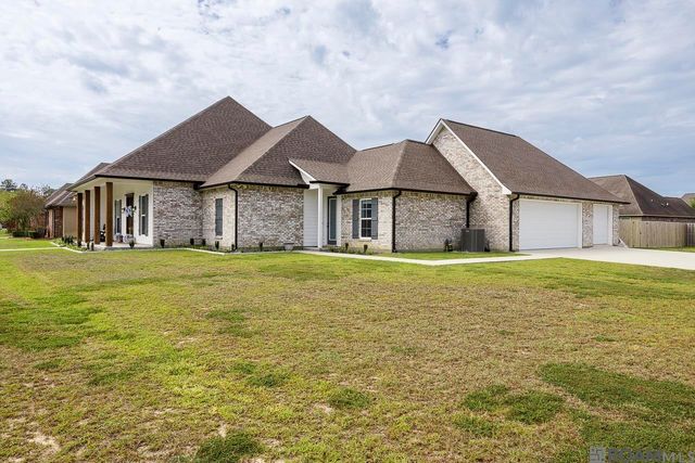 19905 Stone Hill Dr, Denham Springs, LA 70726