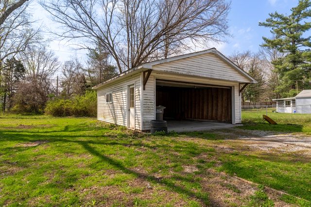 1105 W Walkup Avenue, Carbondale, IL 62901