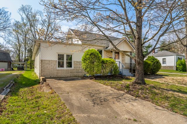 1105 W Walkup Avenue, Carbondale, IL 62901