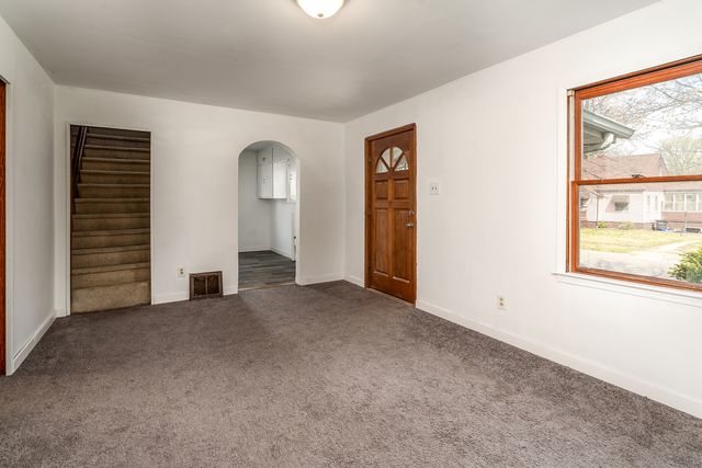1105 W Walkup Avenue, Carbondale, IL 62901